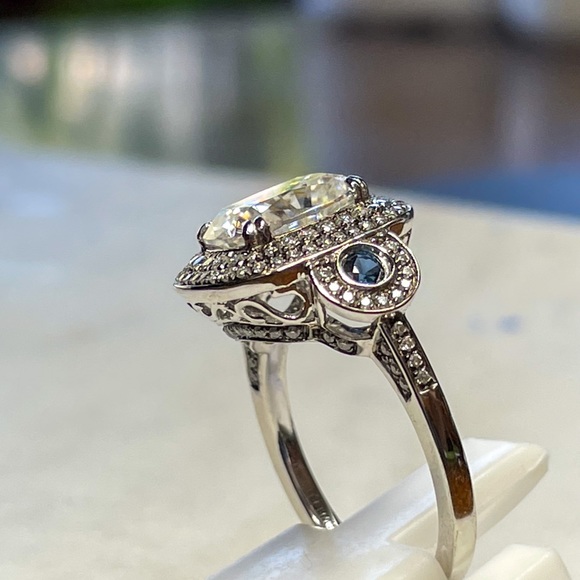 Platinum Antique Style 3ct Crushed Ice Cushion Moi - Picture 7 of 10